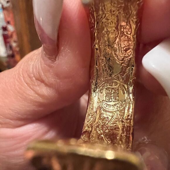 RARE VINTAGE GIVENCHY GOLD HOOPS EARRINGS🦄 - Picture 12 of 15